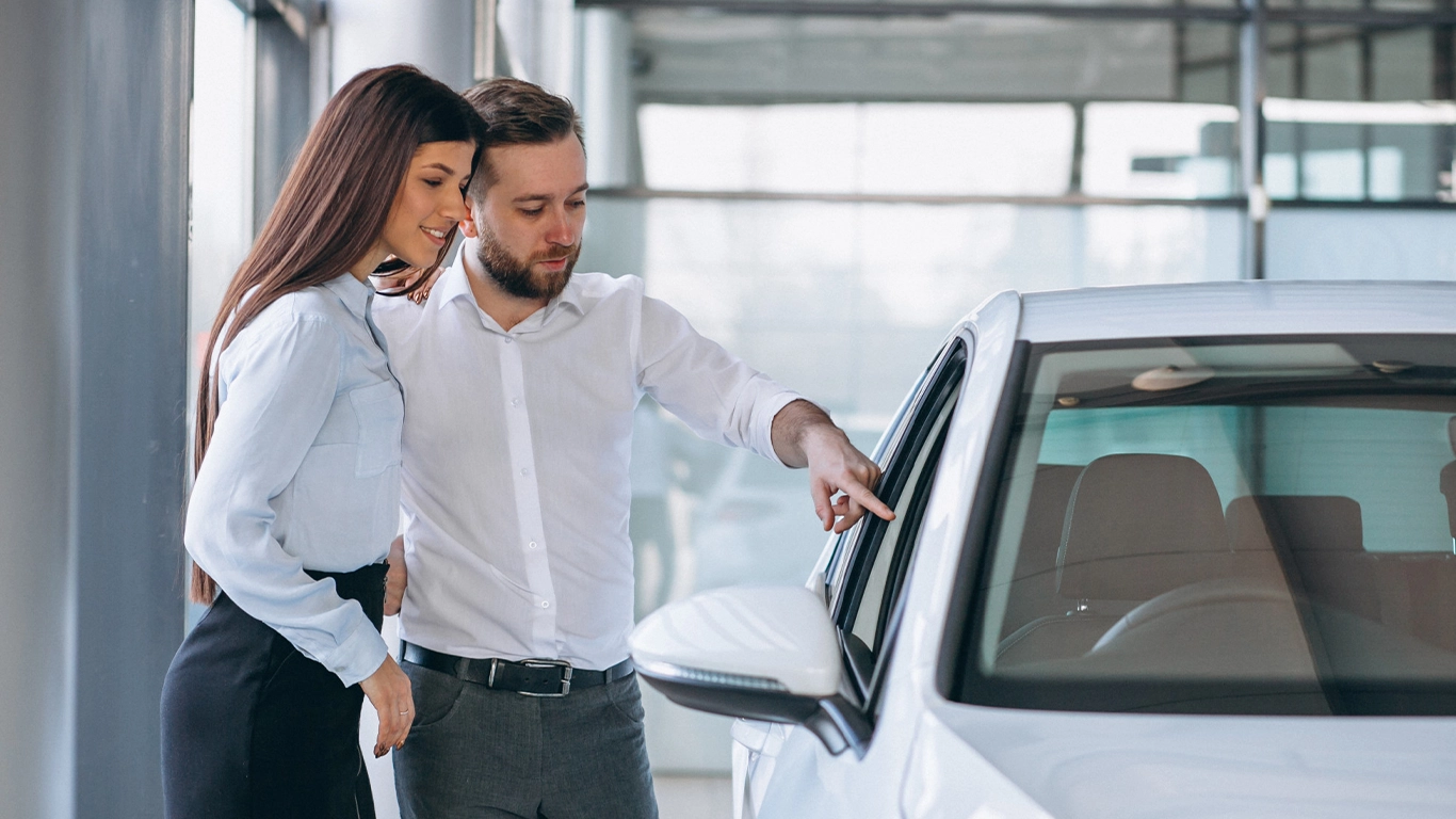 Eric Davidson Automotive team helping a customer